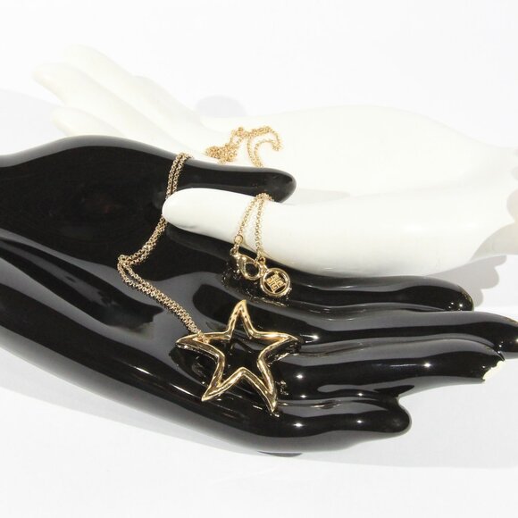 Vintage Givenchy Gold-Plated Star Pendant Necklace - Picture 7 of 8